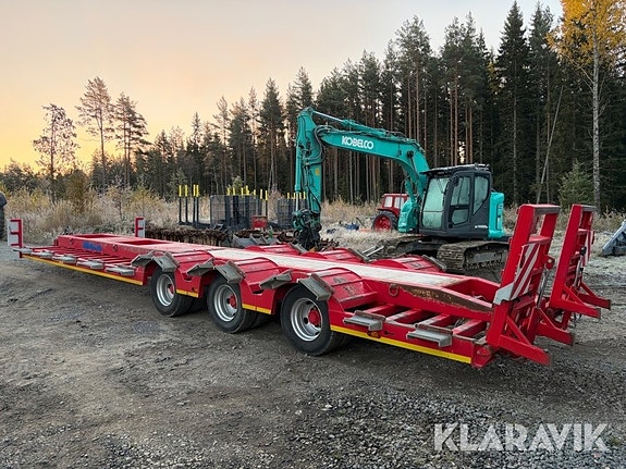 Skogsmaskintrailer Chieftain med 30 tons last 3 of 6