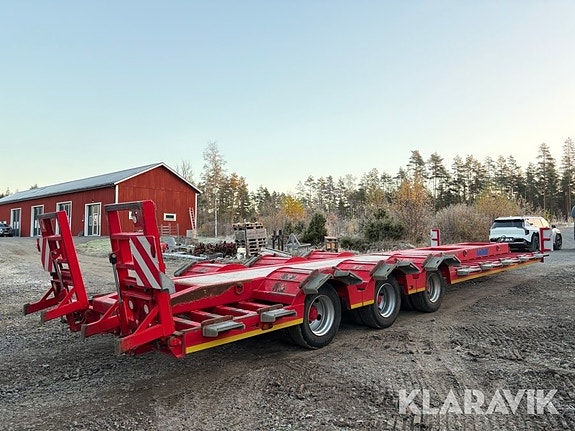 Skogsmaskintrailer Chieftain med 30 tons last 5 of 6