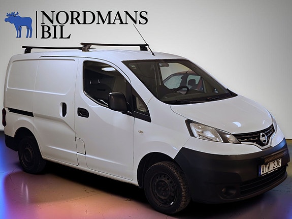 Nissan NV200 6 of 9