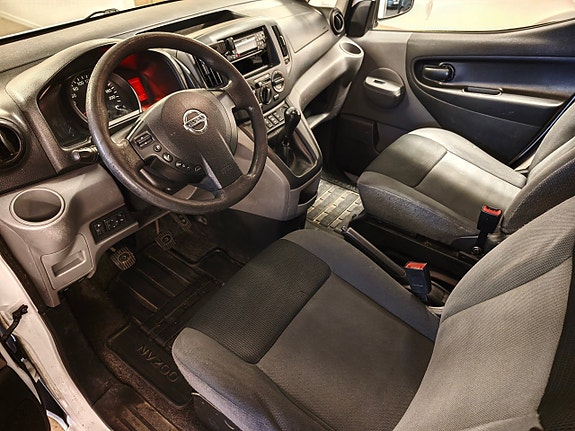 Nissan NV200 7 of 9