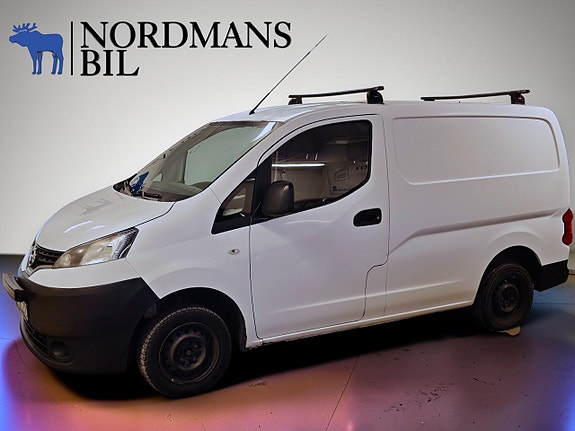 Nissan NV200 2 of 9