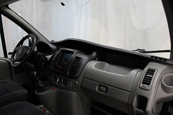 Renault Trafic 6 of 12