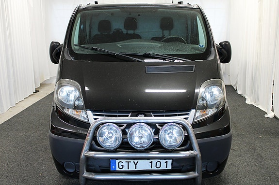 Renault Trafic 2 of 12