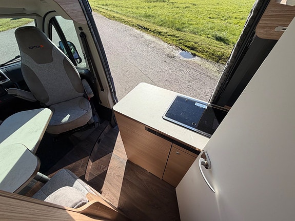 Carado *5.40m*Pop-up tak*4-bäddar*Nya 140hk Euro 6*Dragkrok: 2500kg 16 of 30