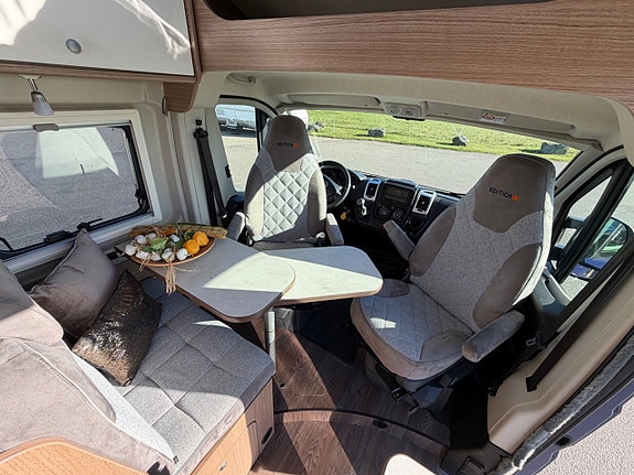 Carado *5.40m*Pop-up tak*4-bäddar*Nya 140hk Euro 6*Dragkrok: 2500kg 5 of 30