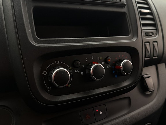 Renault Trafic 18 of 24