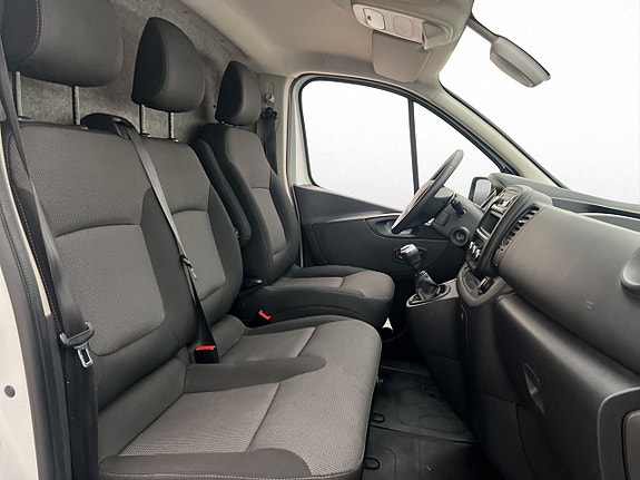 Renault Trafic 19 of 24
