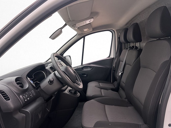 Renault Trafic 13 of 24