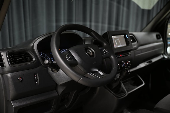 Renault Master 12 of 24
