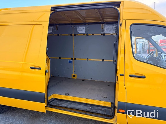 Mercedes-Benz Sprinter 208 24 of 27