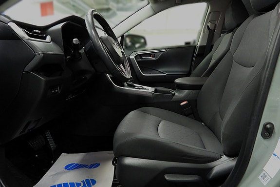 Toyota RAV4 14 of 26