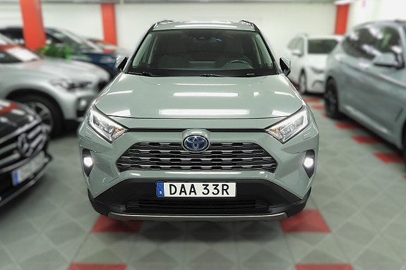 Toyota RAV4 4 of 26