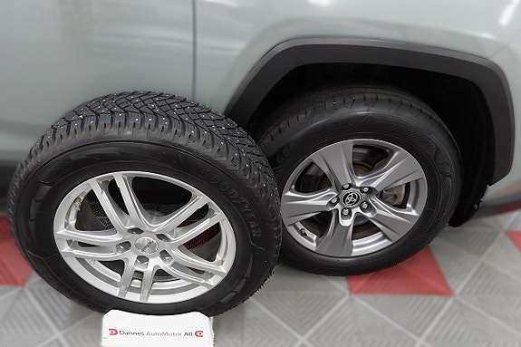 Toyota RAV4 12 of 26