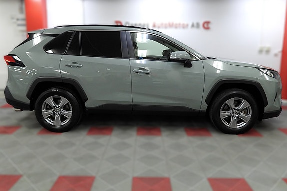 Toyota RAV4 10 of 26
