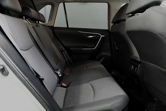 Toyota RAV4 22 of 26