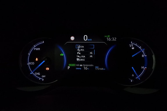 Toyota RAV4 23 of 26