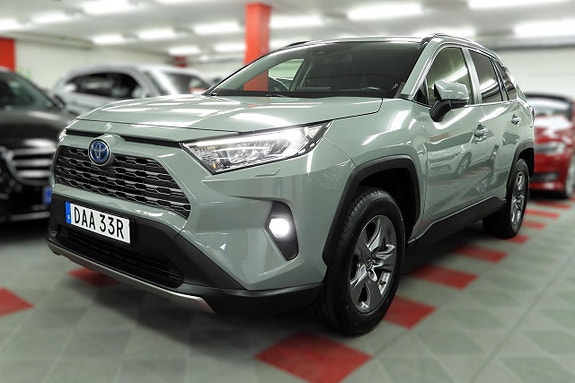 Toyota RAV4 2 of 26