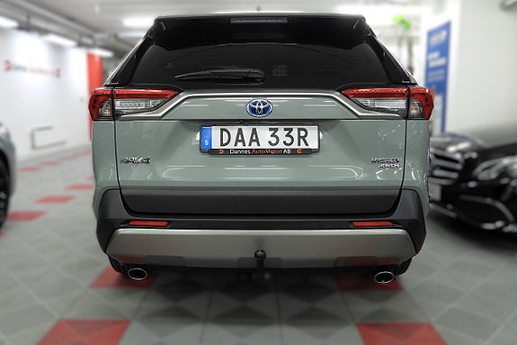 Toyota RAV4 8 of 26