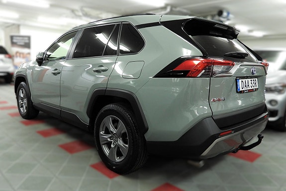 Toyota RAV4 7 of 26