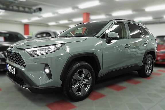 Toyota RAV4 3 of 26