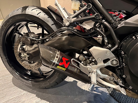 Yamaha XSR900 7 of 9