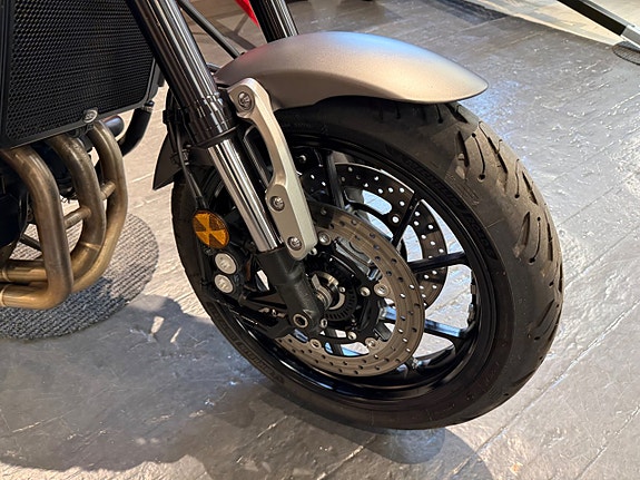 Yamaha XSR900 9 of 9