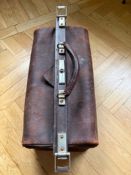 Product image 1 of 9