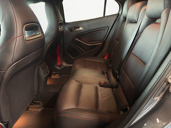 Mercedes-Benz GLA 45 AMG 14 of 17