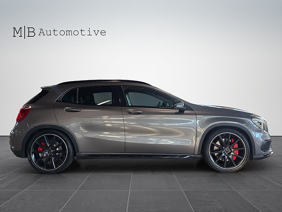 Mercedes-Benz GLA 45 AMG 7 of 17