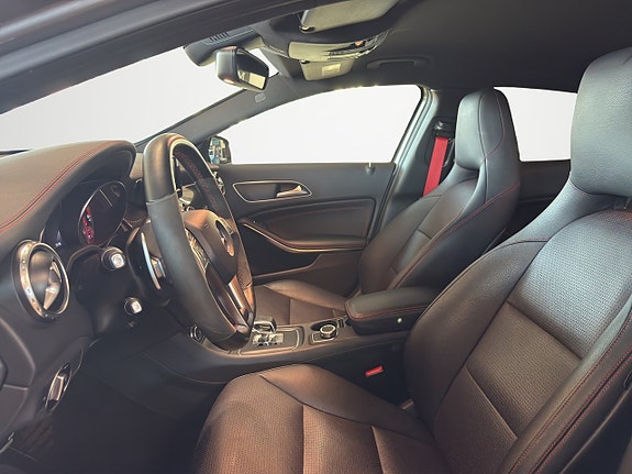 Mercedes-Benz GLA 45 AMG 10 of 17