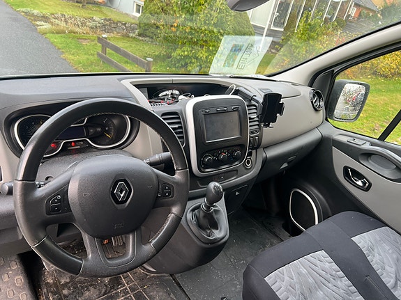 Renault Trafic 2 of 2