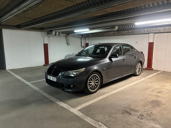 BMW 523i