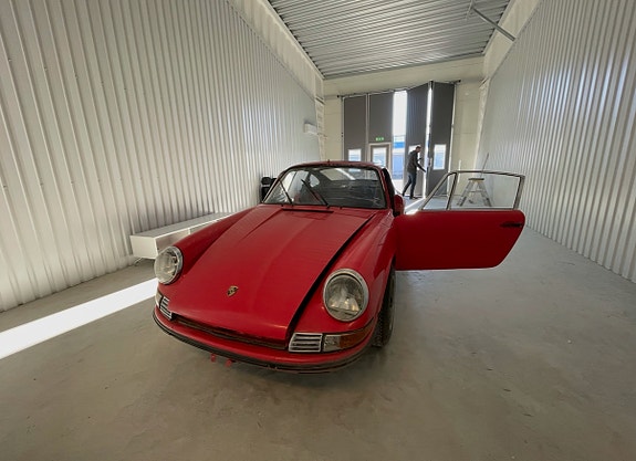 Porsche 911 2 of 5