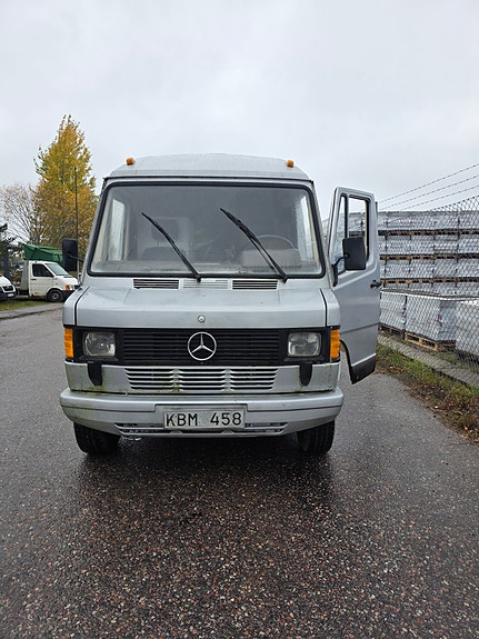 Mercedes-Benz 307 3 of 10