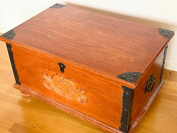 Product image 1 of 2