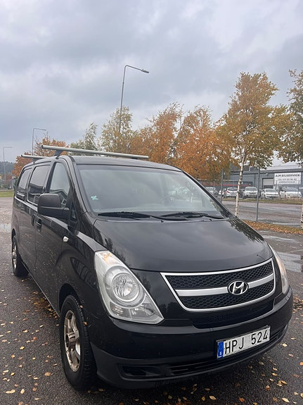 Hyundai H-1 2 of 5