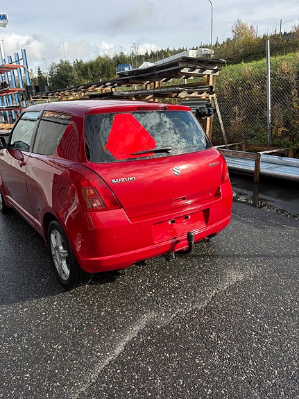 Suzuki Swift 3 of 6