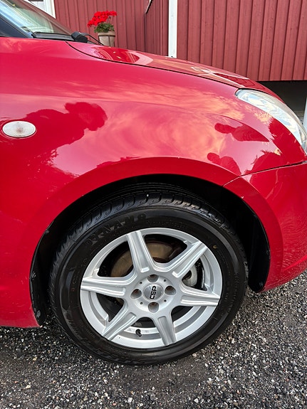 Suzuki Swift 2 of 6