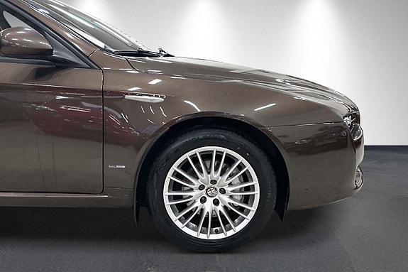 Alfa Romeo 159 4 of 19