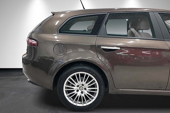 Alfa Romeo 159 3 of 19