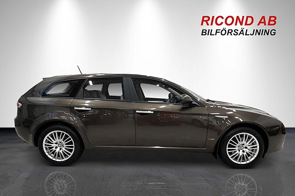 Alfa Romeo 159 2 of 19
