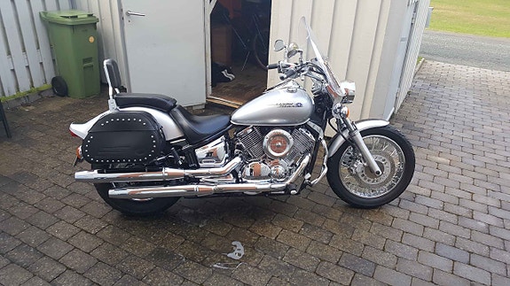 Yamaha XVS1100A 2 of 4