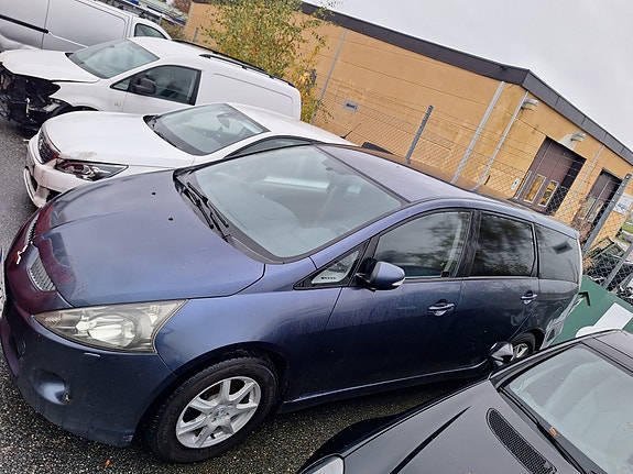 Mitsubishi Grandis 3 of 6