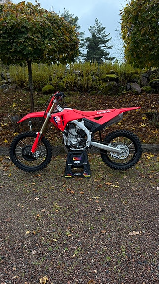 Honda CRF450R Race Bike 2 of 4