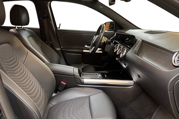 Mercedes-Benz GLA 250 e 10 of 14