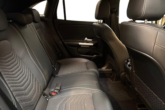 Mercedes-Benz GLA 250 e 11 of 14