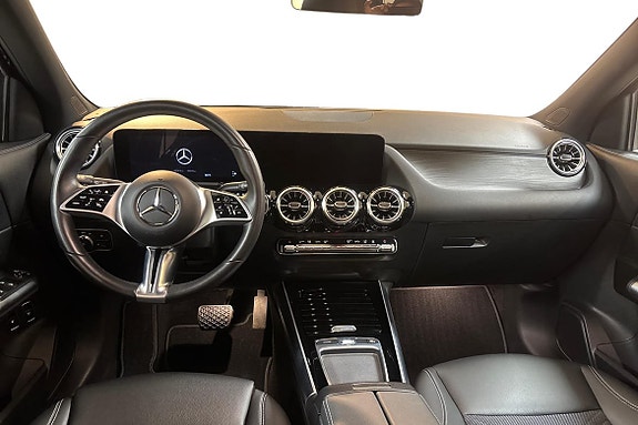 Mercedes-Benz GLA 250 e 9 of 14