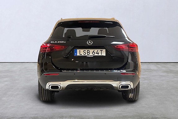 Mercedes-Benz GLA 250 e 5 of 14