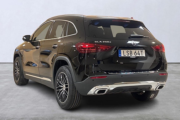 Mercedes-Benz GLA 250 e 4 of 14