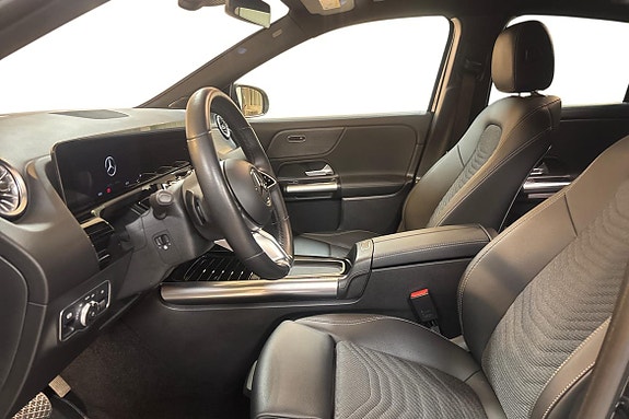 Mercedes-Benz GLA 250 e 8 of 14